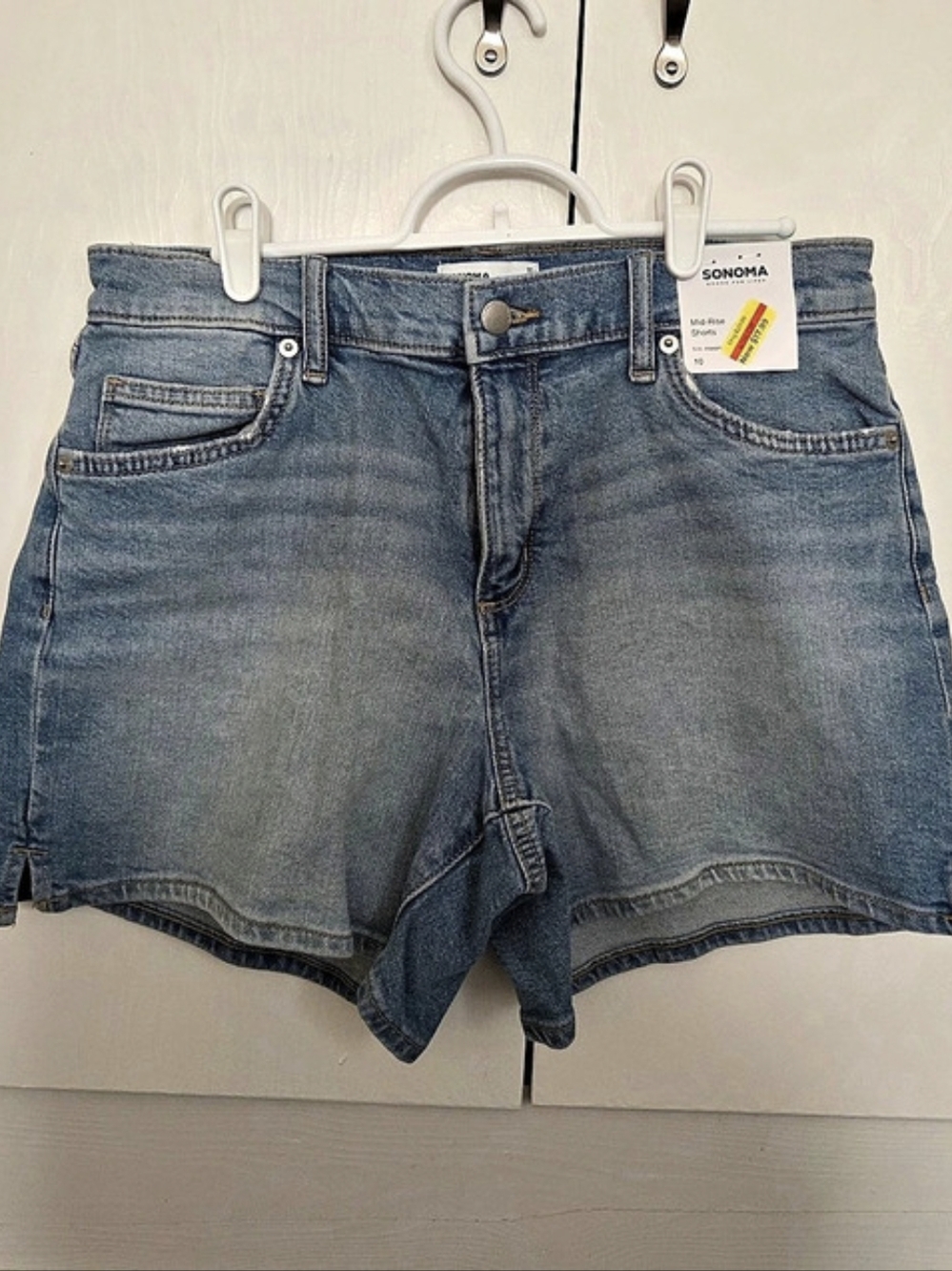 Sonoma Mid-Rise Shorts Denim Shorts in Blue Size 10 And 6 NWT